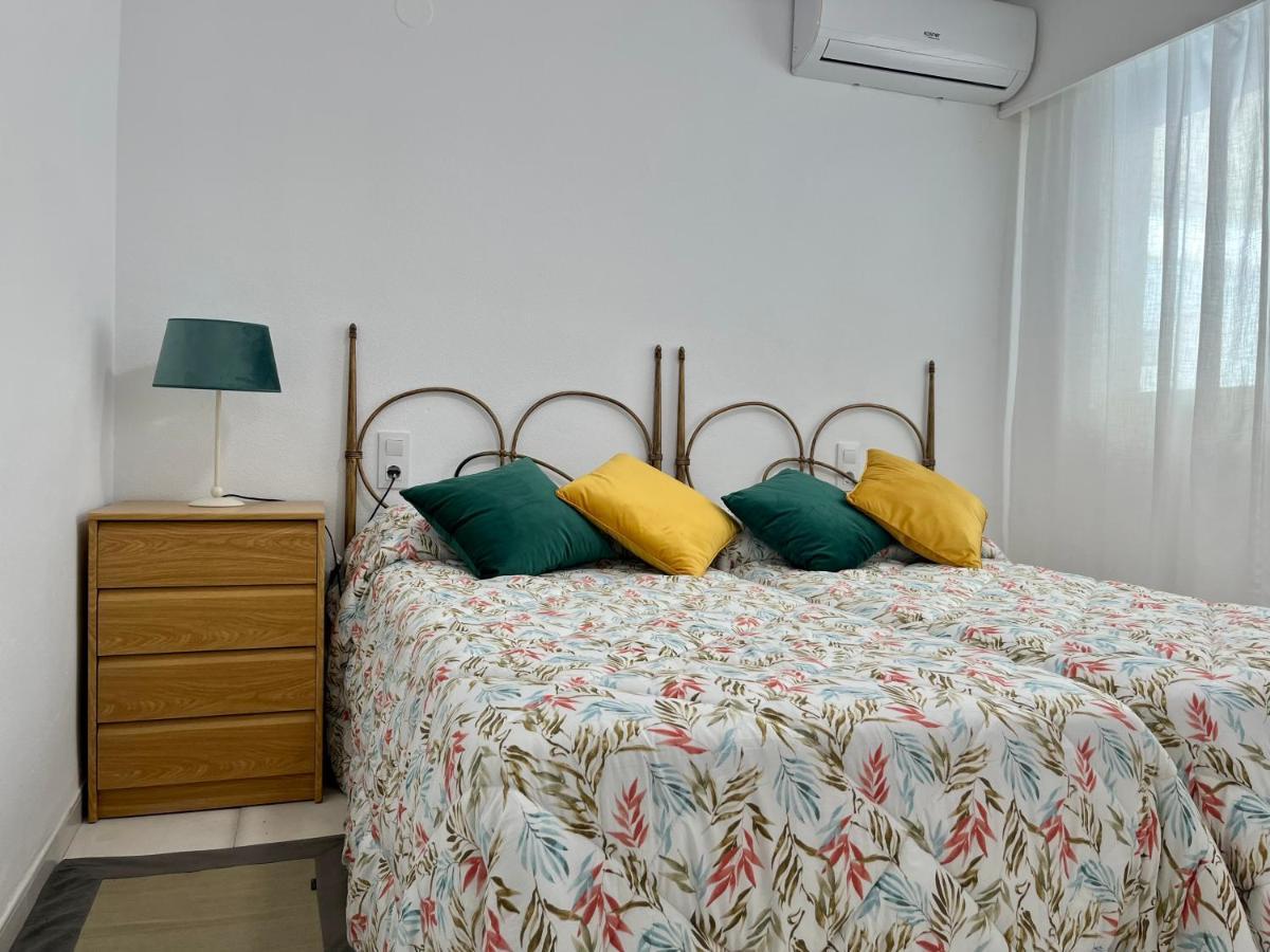 Modern Apartment On The Beach With Pool Calpe Kültér fotó